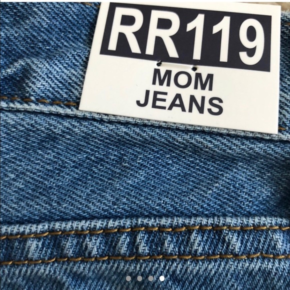 Brandy Melville Carly Mom Jeans - Picture 4 of 4